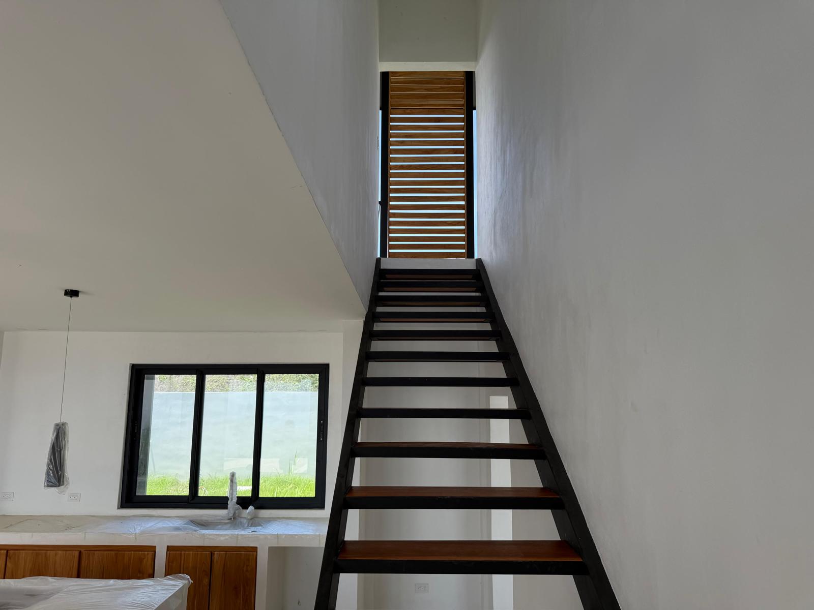 La Corniche, interior